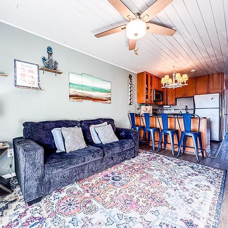Cozy Beach Condo Sleeps 6 Pool Каролина-бич Экстерьер фото